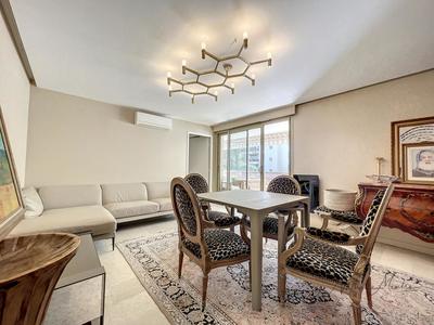 Appartement - 96 m² - 4 pièces