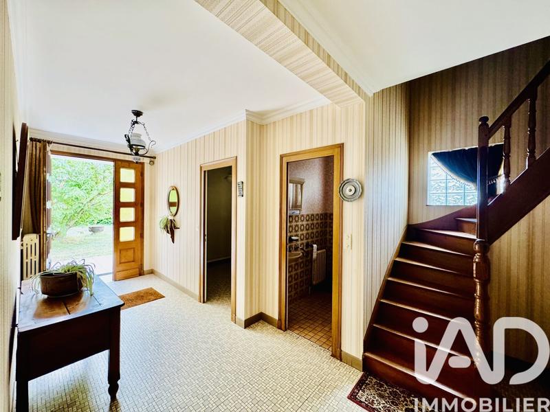 Maison - 230 m² - 8 pièces