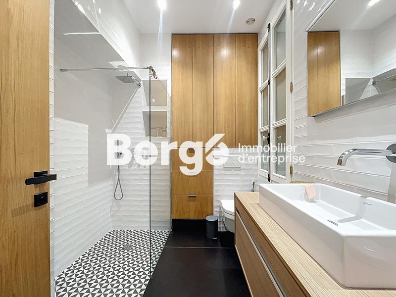 Bureau - 130 m² - 4 pièces