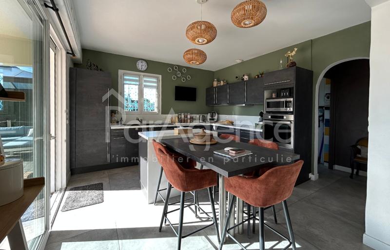 Maison - 246 m² - 6 pièces