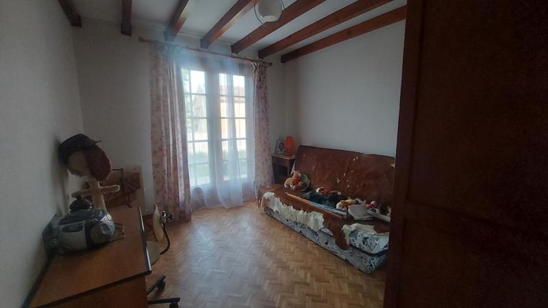 Maison - 1 149 m² - 6 pièces