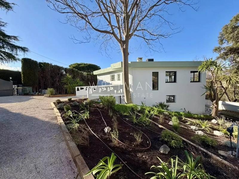 Villa - 212 m² - 7 pièces