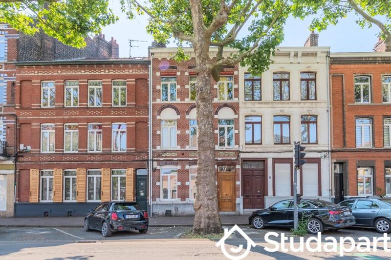 Chambre - 75 m² - 1 pièce