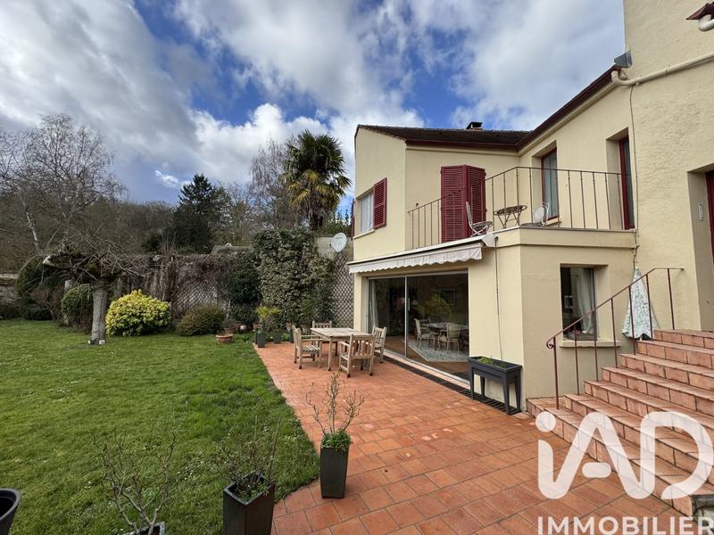 Maison - 180 m² - 8 pièces