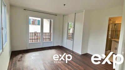 Maison - 331 m² - 7 pièces