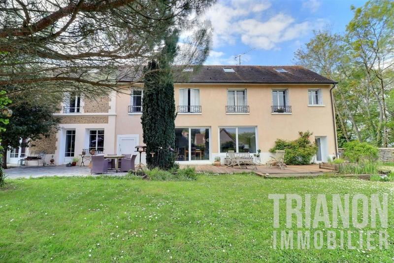 Demeure - 301 m² - 11 pièces