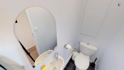 Chambre - 12 m² - 5 pièces