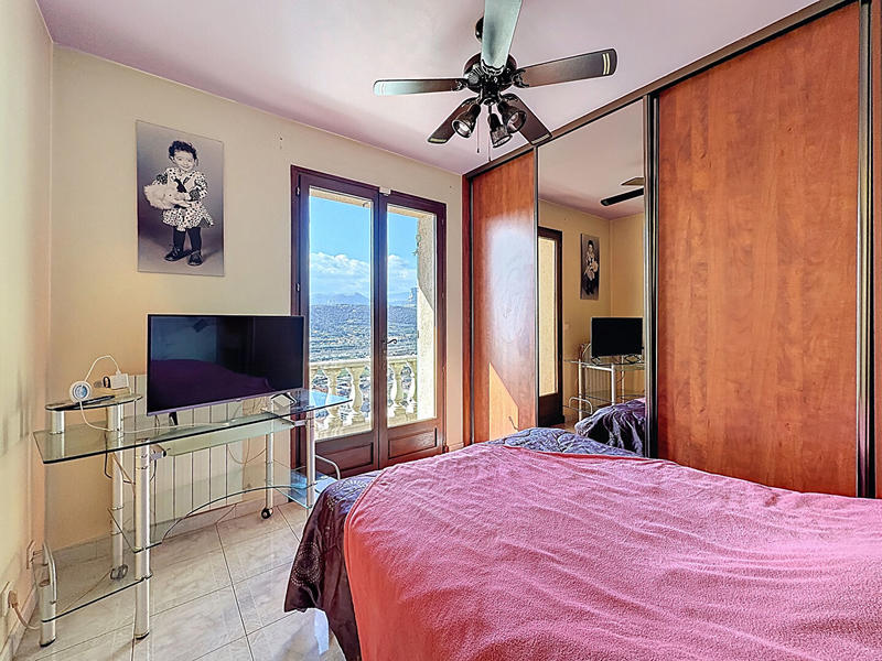 Maison - 251 m² - 9 pièces