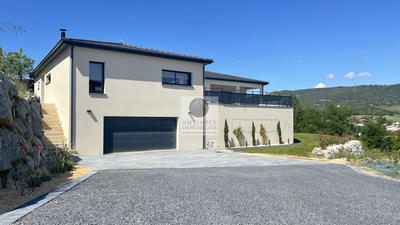 Maison - 322 m² - 8 pièces