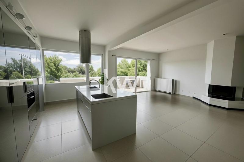 Maison - 190 m² - 9 pièces