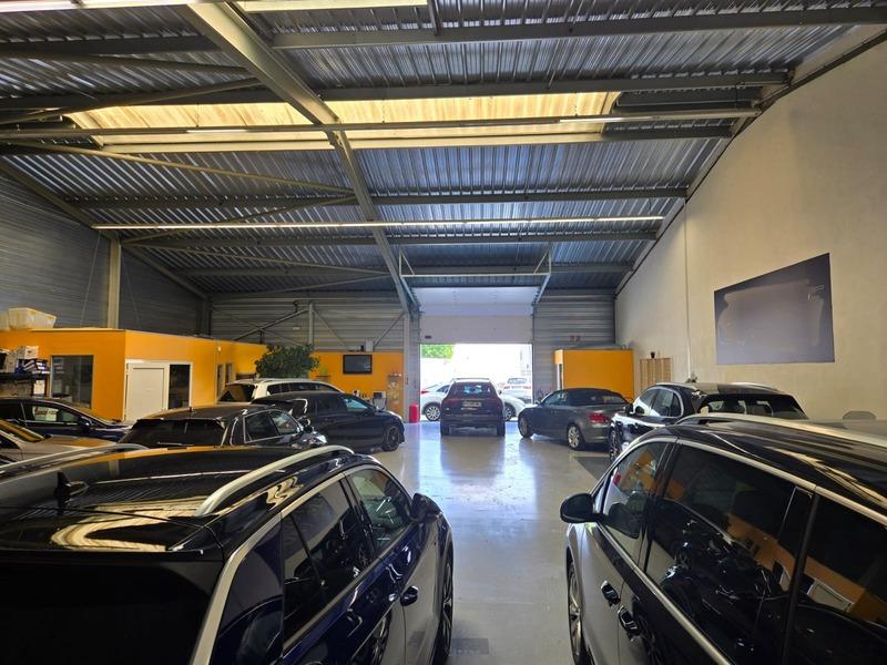 Local commercial - 330 m² - 3 pièces