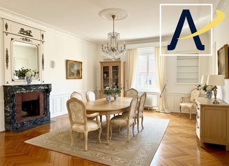 Appartement - 290 m² - 8 pièces