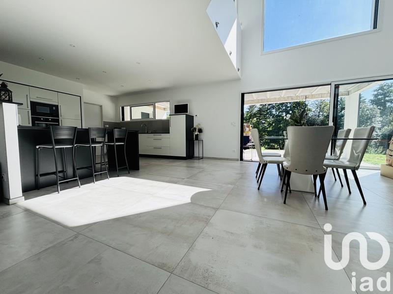 Maison - 186 m² - 6 pièces