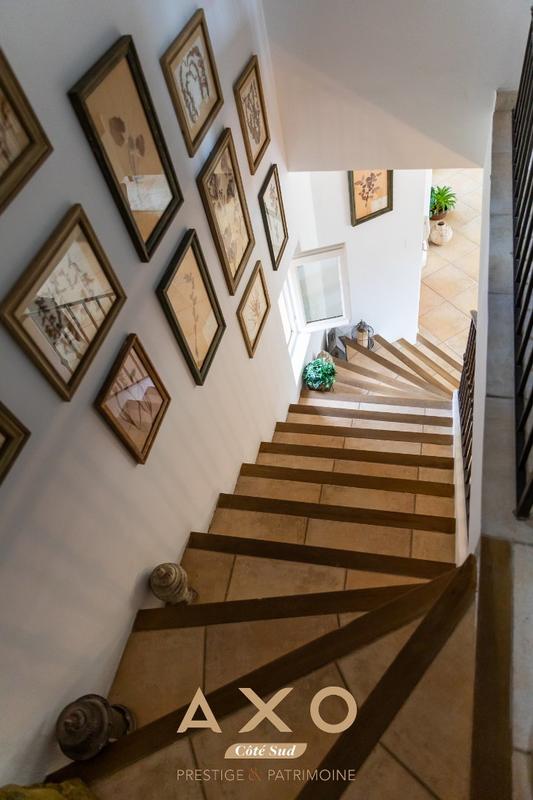 Maison - 224 m² - 7 pièces