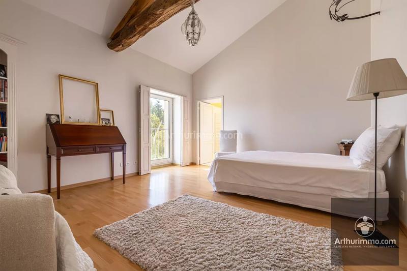 Maison - 425 m² - 13 pièces