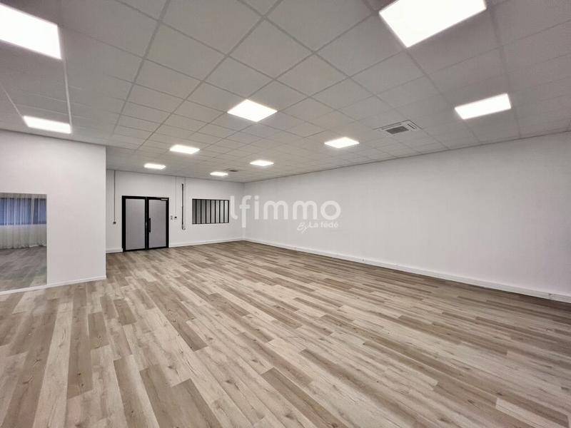 Local commercial - 117 m² - 2 pièces