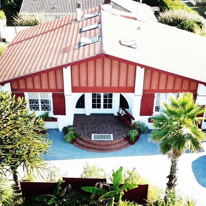 Maison - 200 m² - 8 pièces