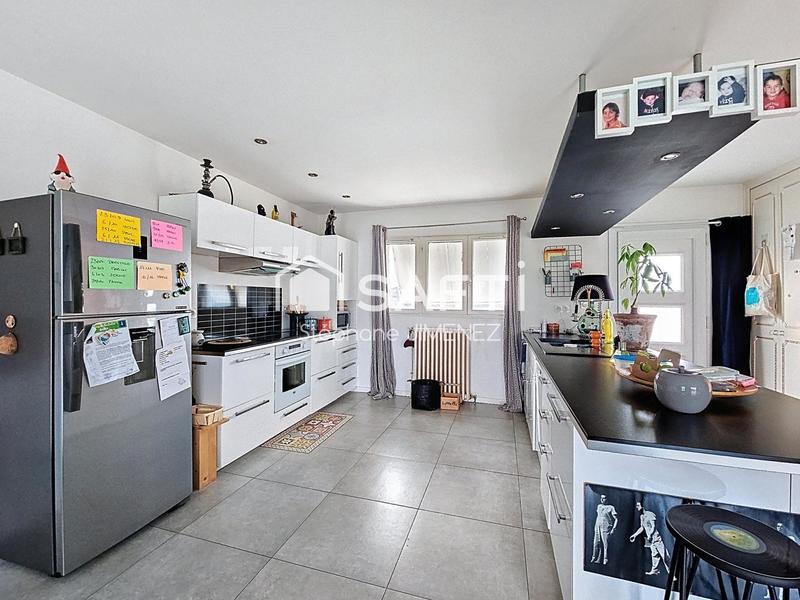 Maison - 140 m² - 5 pièces