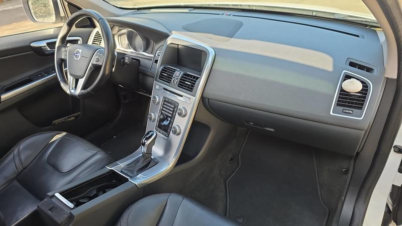 Volvo Xc60 2.0 D4 190 Bva8 Inscription - Première main Toit ouvrant