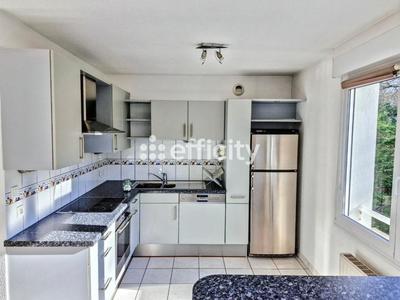 Appartement - 99 m² - 3 pièces