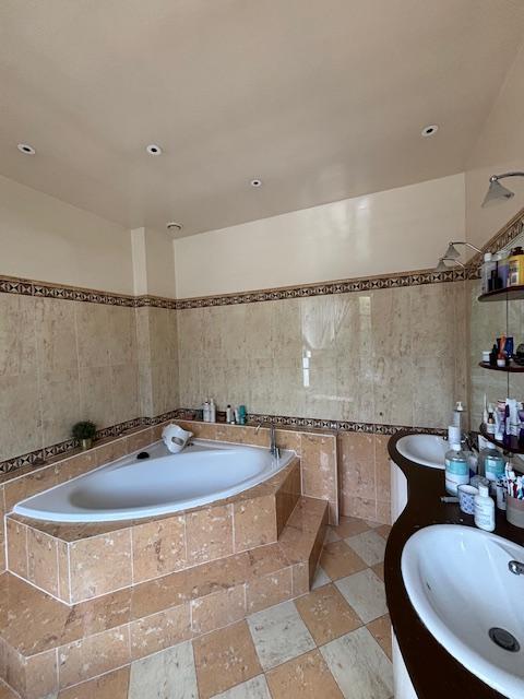 Appartement bourgeois - 137 m² - 4 pièces