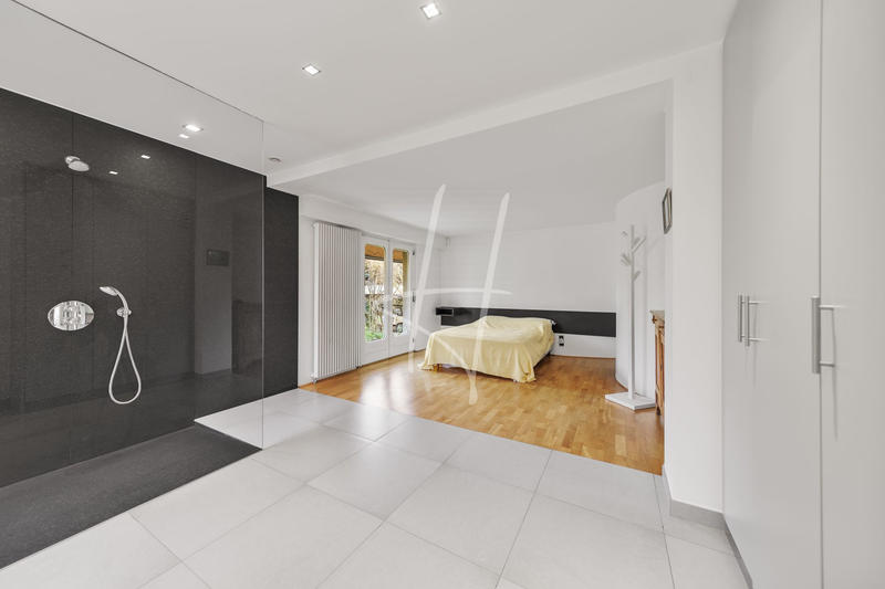 Villa - 250 m² - 9 pièces