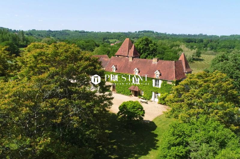 Maison de domaine - 540 m² - 18 pièces