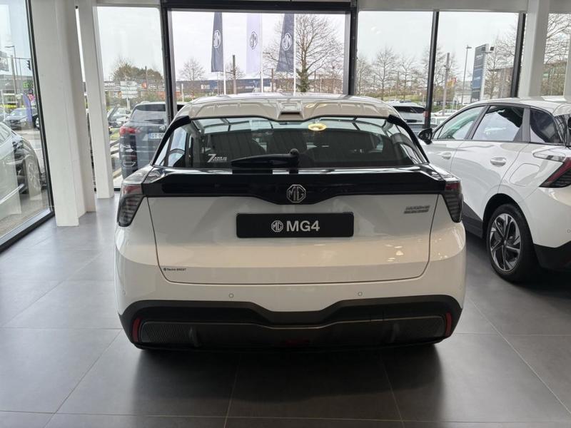 Mg Mg4 Electric 51kwh - 125 Kw 2wd Standard