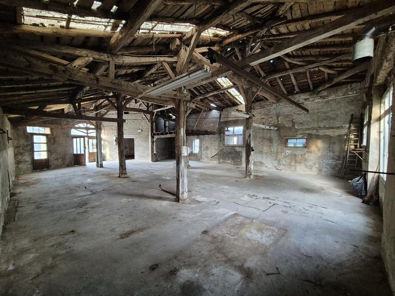 Immeuble - 300 m² - 2 pièces