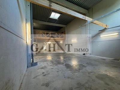 Entrepôt - 370 m²