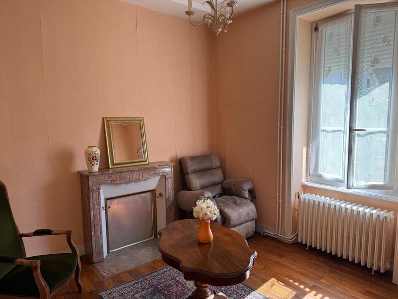 Maison - 203 m² - 9 pièces