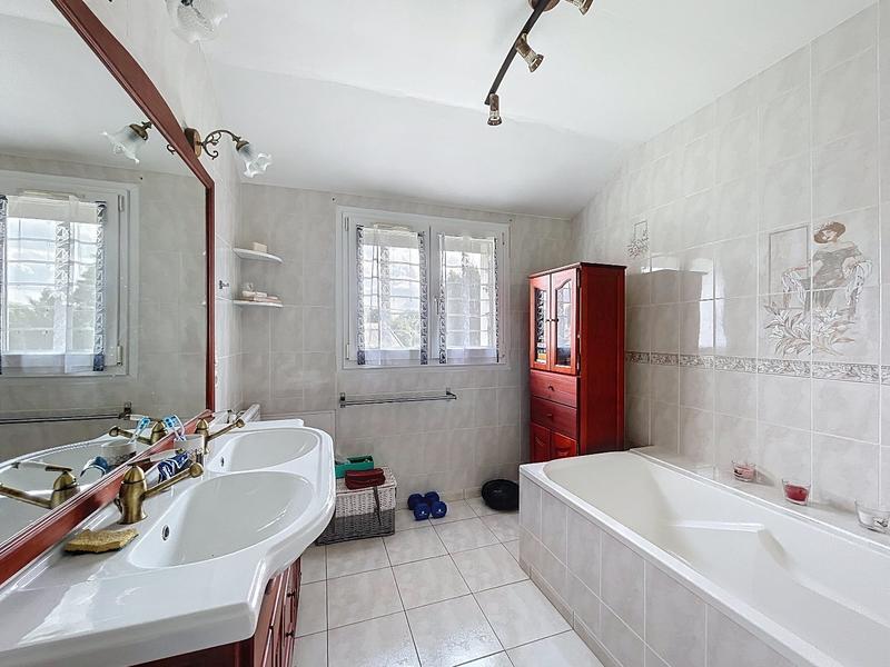 Maison - 111 m² - 5 pièces