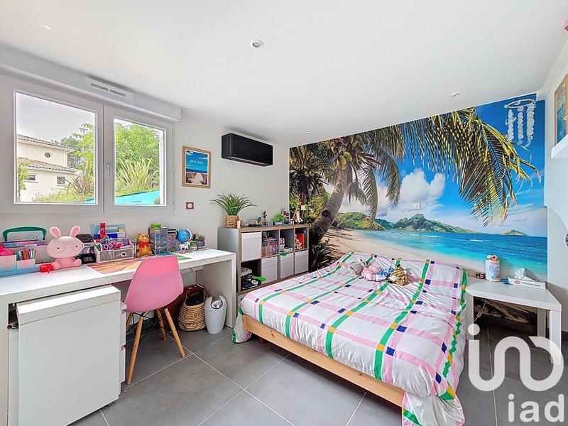 Maison - 168 m² - 8 pièces