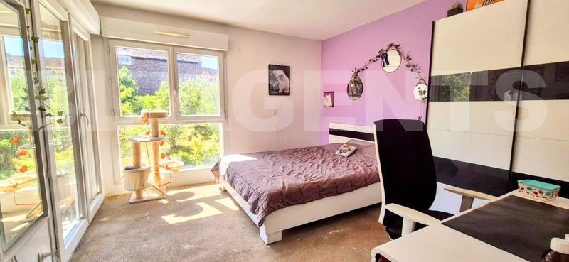 Maison - 222 m² - 8 pièces