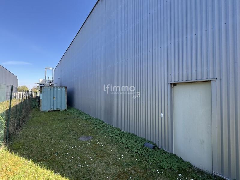 Bureau - 2 689 m² - 20 pièces