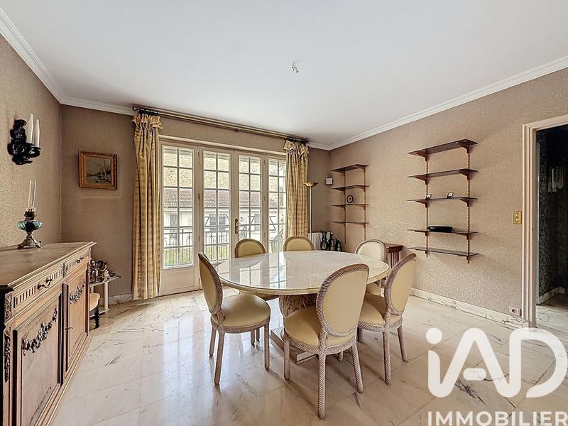 Maison - 186 m² - 7 pièces