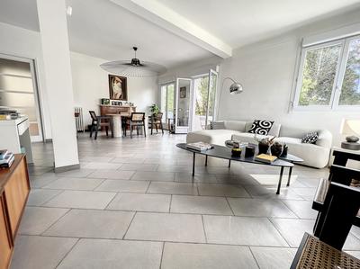 Appartement - 151 m² - 5 pièces