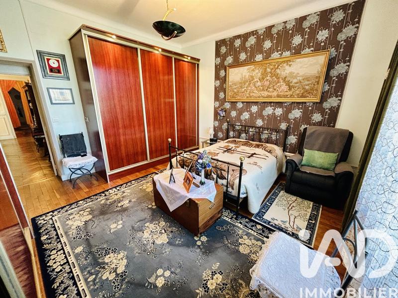 Château - 330 m² - 8 pièces