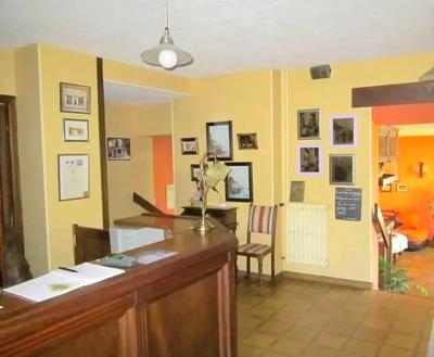 Maison - 453 m² - 12 pièces