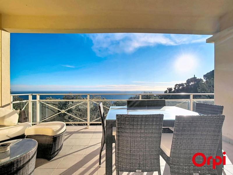 Maison - 222 m² - 8 pièces