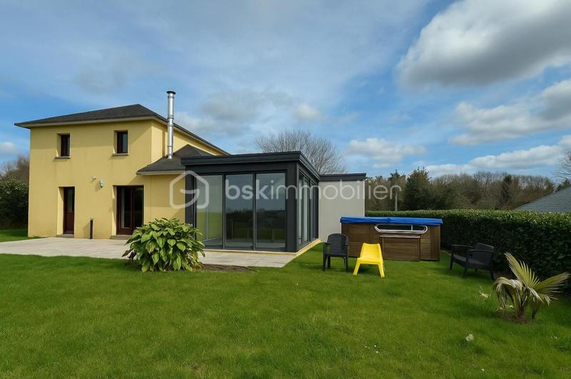 Maison - 230 m² - 10 pièces