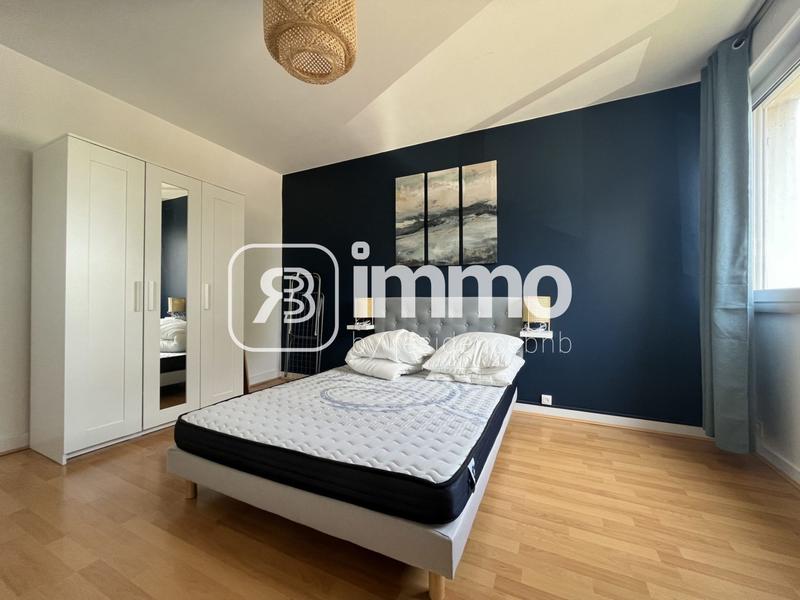 Appartement - 100 m² - 5 pièces