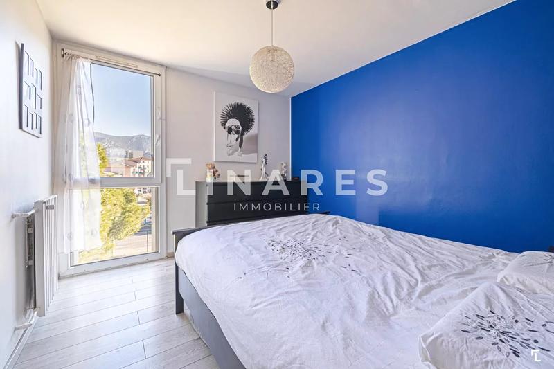Appartement - 93 m² - 5 pièces