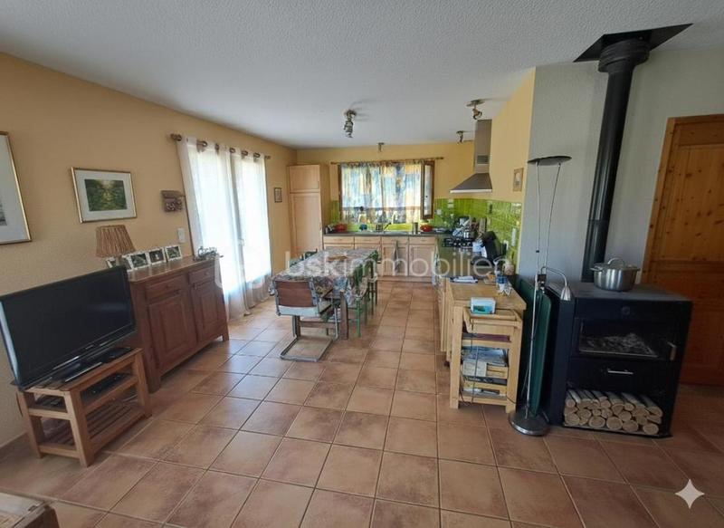 Maison traditionnelle - 80 m² - 3 pièces