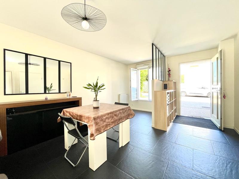 Maison - 90 m² - 6 pièces