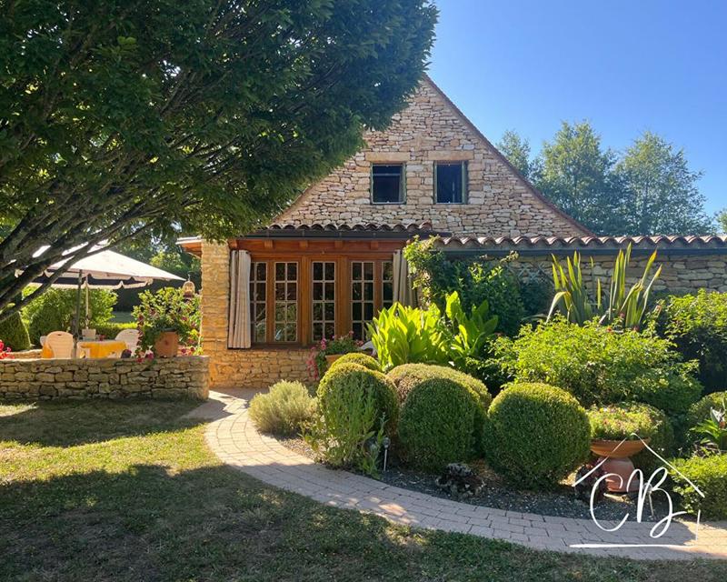 Demeure - 125 m² - 5 pièces