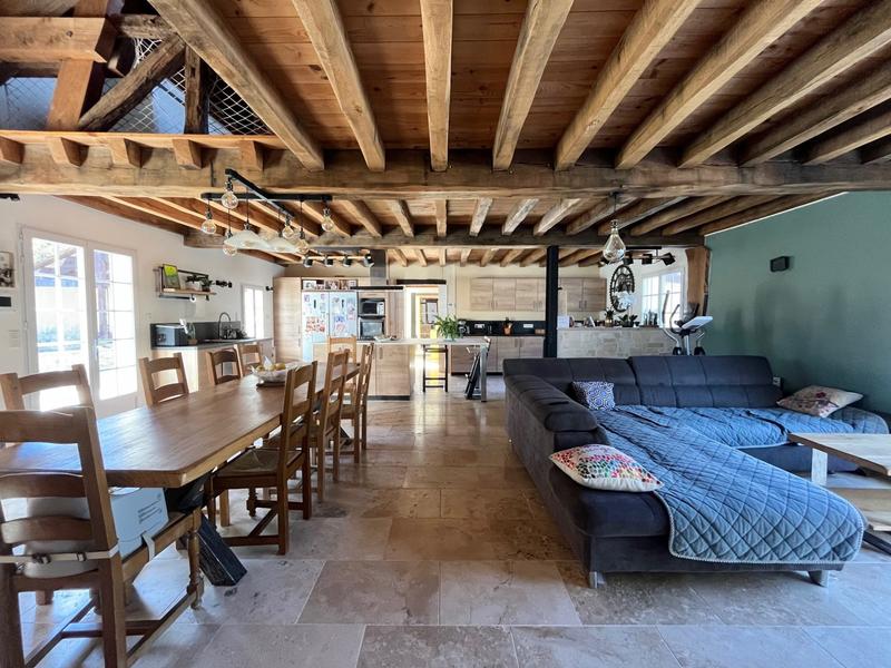 Maison - 261 m² - 7 pièces