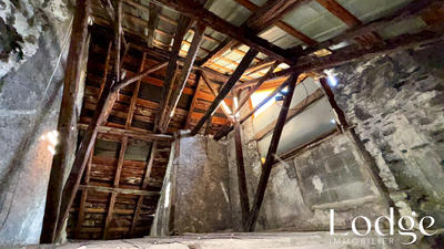 Appartement - 100 m² - 5 pièces