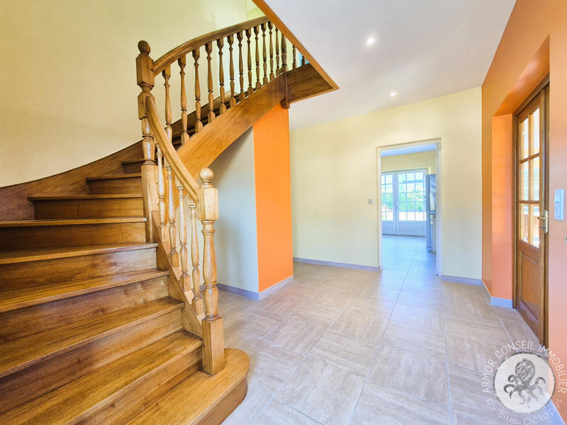 Maison - 235 m² - 6 pièces