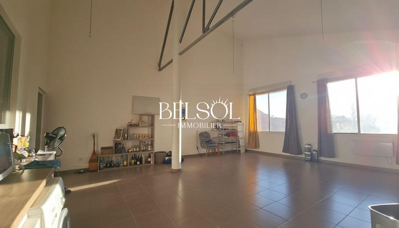 Loft - 95 m² - 3 pièces
